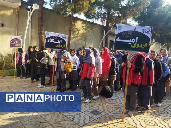 اردوی تمشک، تجربه‌ای متفاوت از کانون امید