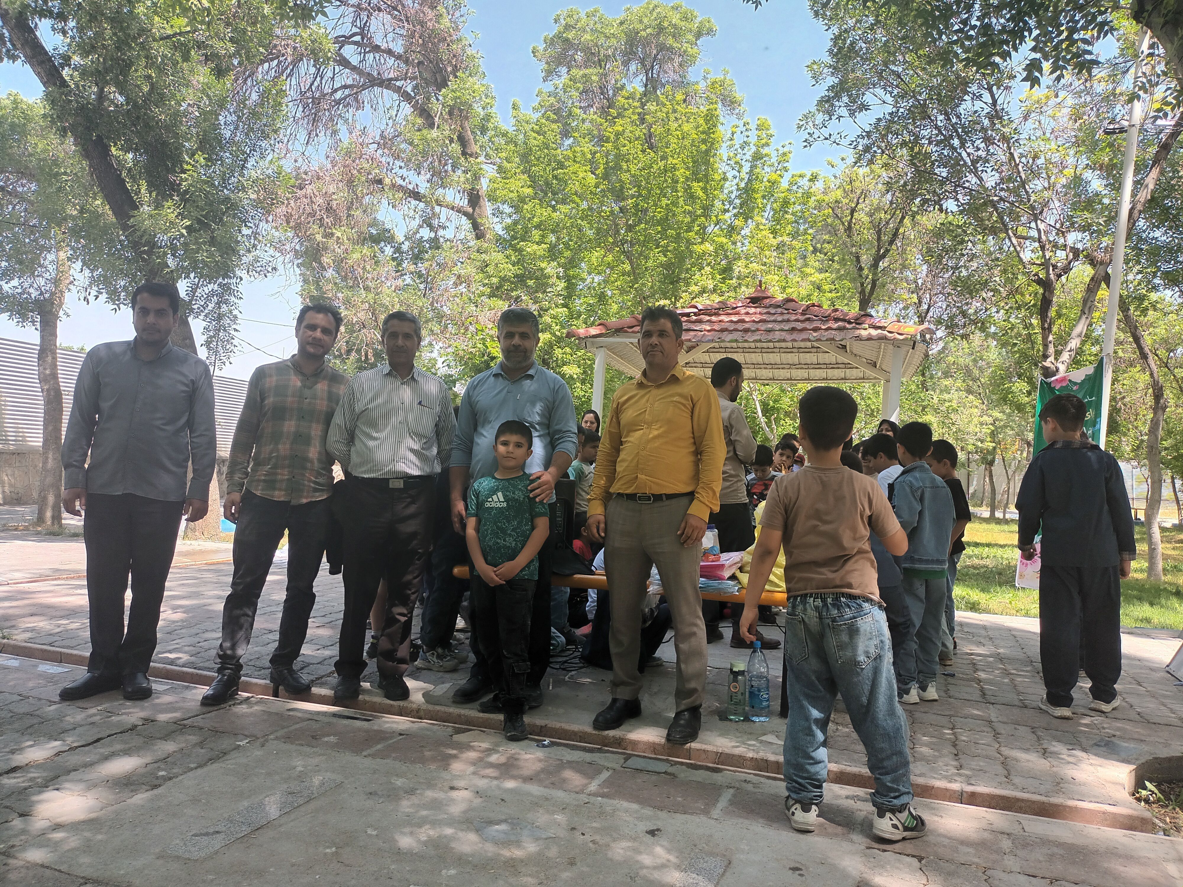 اردوی دانش‌آموزان مدرسه پسرانه مبین در پارک جنگلی شیروان