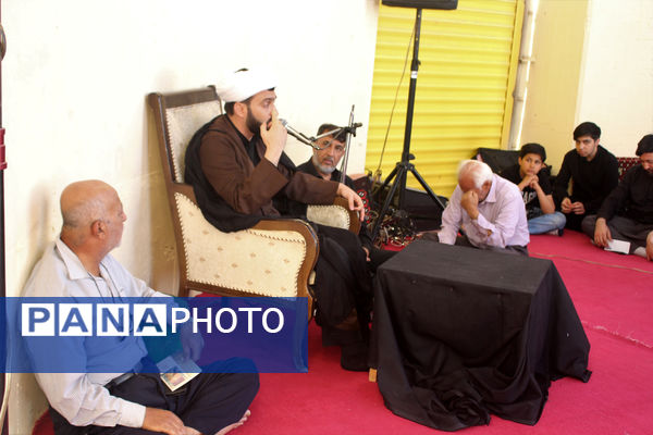 زمزمه عاشقانه دعای عرفه در یادمان 14 شهید گمنام کوه خضر نبی(ع)