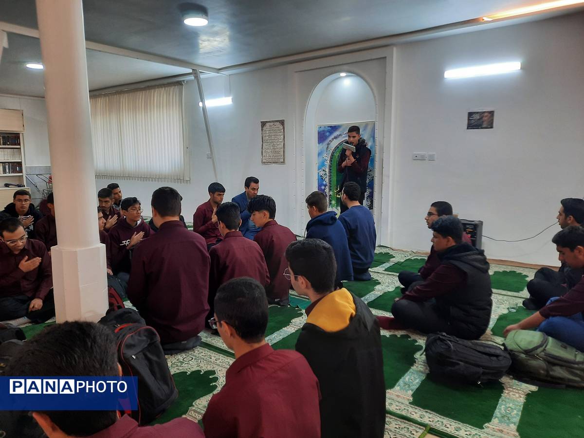 مراسم هیات دانش‌آموزی دبیرستان نمونه آیت الله خامنه‌ای کاشمر