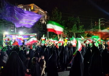 هر شب شوری تازه در رگ های وطن