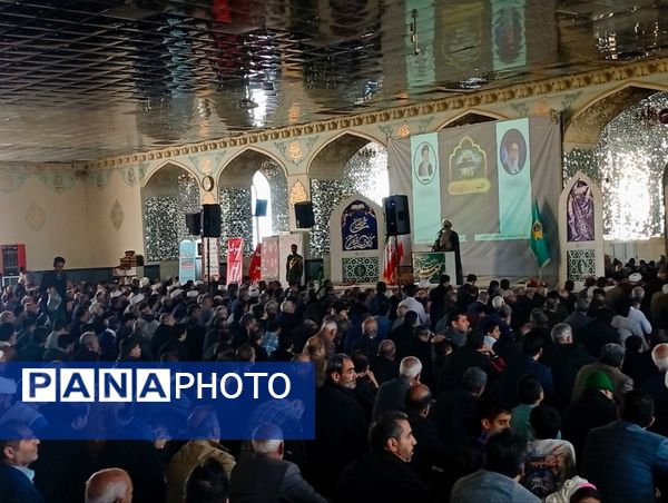 نماز جمعه این هفته شهرستان کاشمر همزمان با روز قدس برگزار شد 