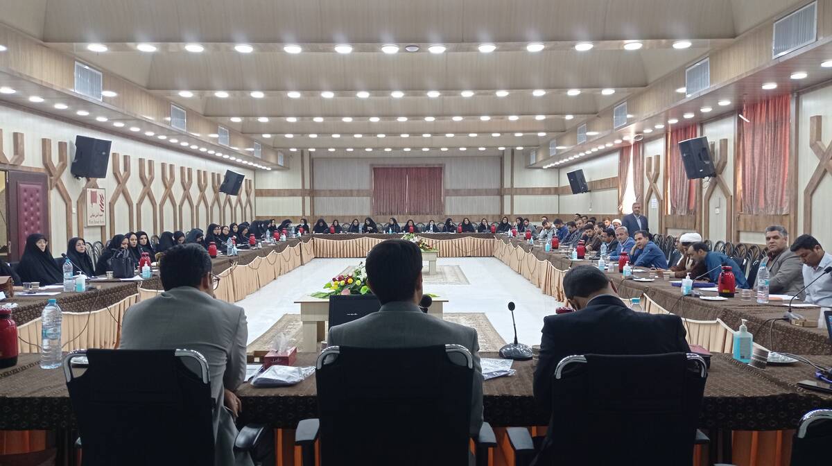 جلسه هم‌اندیشی معاونان و مربیان در خلیل آباد