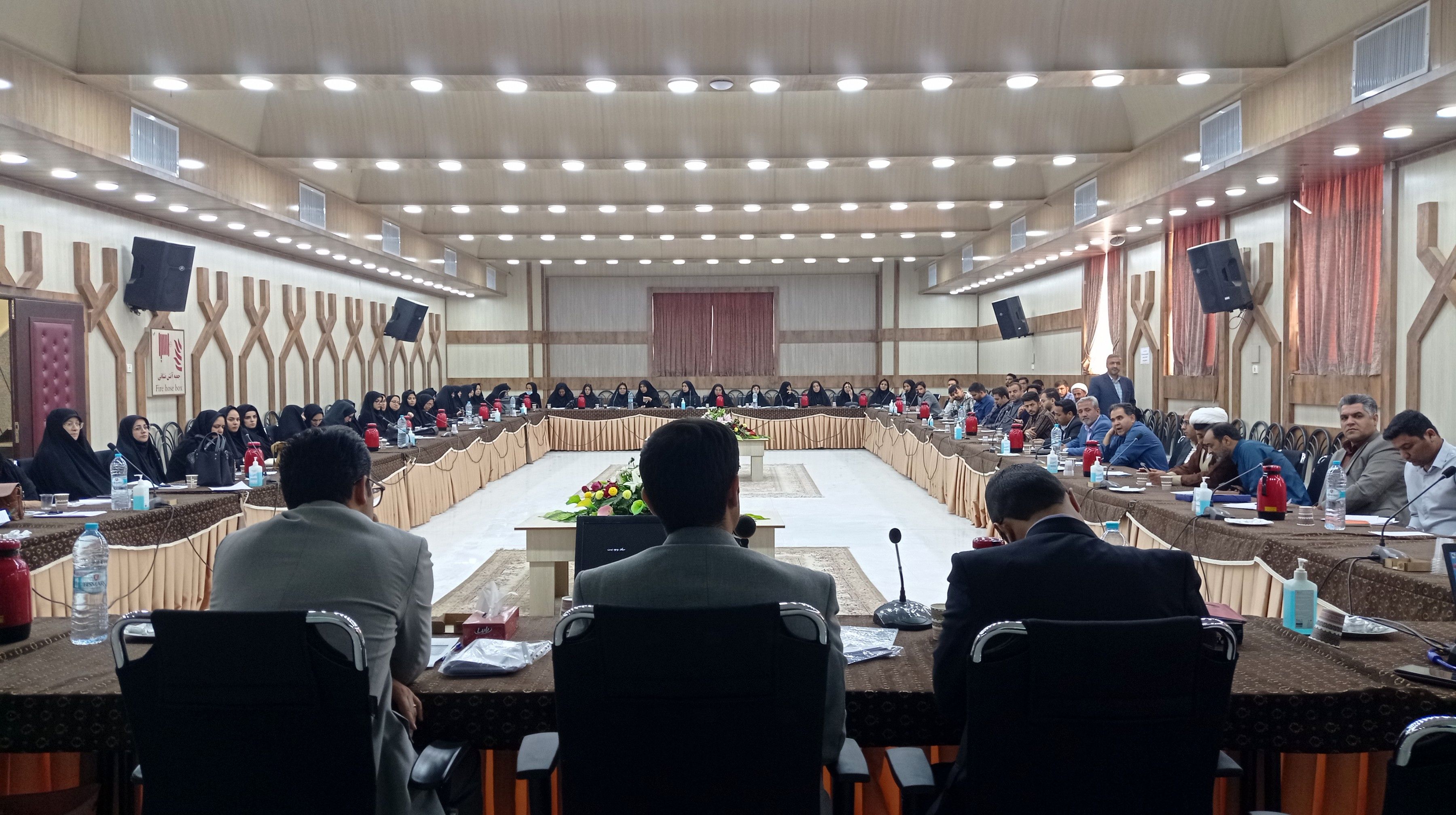 جلسه هم‌اندیشی معاونان و مربیان در خلیل آباد