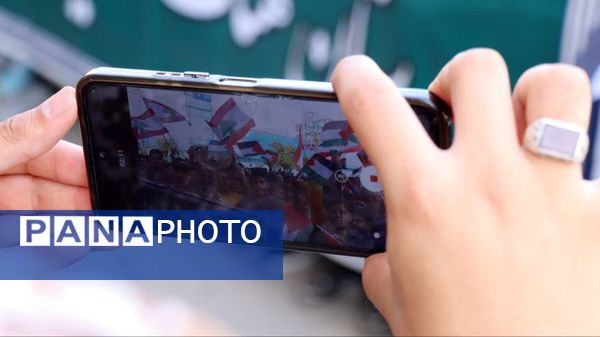  ادای احترام دانش‌آموزان و فرهنگیان شهرستان پاکدشت به مقام شامخ شهیدان مقاومت و شهید سید حسن نصرالله 