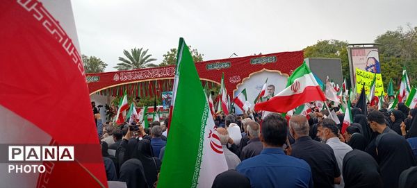 وداع حماسی دریادلان هرمزگان با فرمانده شهید علیرضا تنگسیری در بندرعباس