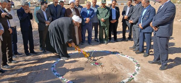 آیین کلنگ‌زنی دبستان ۹ کلاسه شهید هلالی خلیل آباد