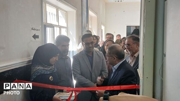 افتتاح نمایشگاه نقاشی هنرهای تجسمی با ۱۷۰ اثر هنرمندان در تویسرکان