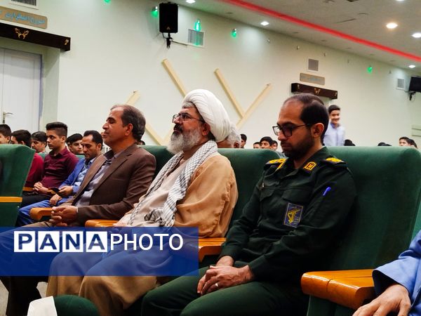 دیدار اعضای تشکل های دانش آموزی با امام جمعه کاشمر