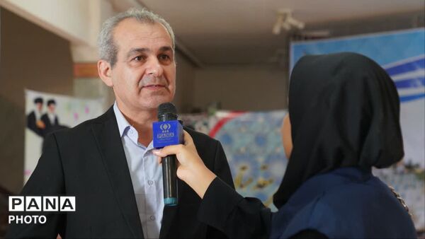 اصفهان دبیرخانه چهل و چهارمین جشنواره فرهنگی هنری دانش آموزان سراسر کشور 