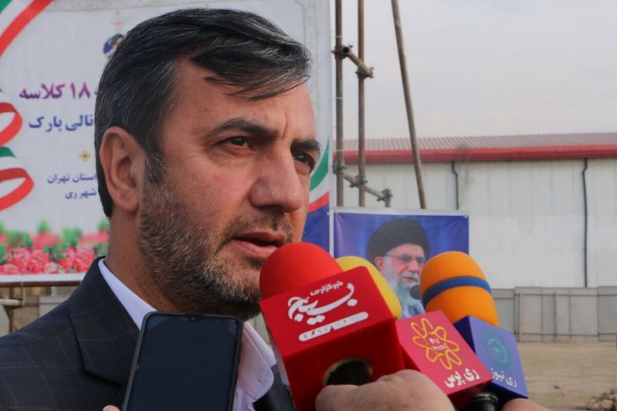 آینده کشور در گرو تلاش علمی دانش‌آموزان است