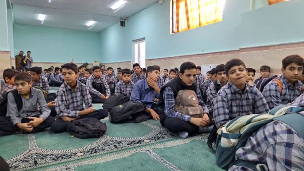 جشن سالروز میلاد امام حسن عسگری(ع) در دبیرستان شادیان