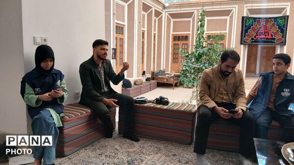 نشستِ هم‌افزایی خبرنگاران پانا در خانه شعر و ادب