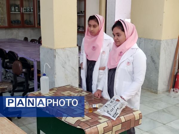 مسابقات آزمایشگاهی مدارس پارسیان