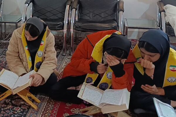 محفل انس با قرآن دانش آموزان دبیرستان مهر