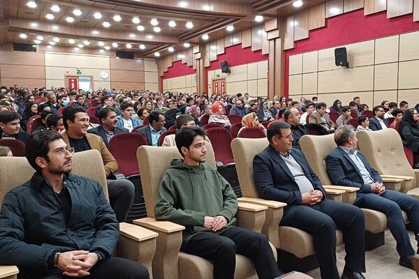 تقدیر از دانش‌آموزان دبیرستان هیات امنایی البرز در اردوگاه استانی شهید محمد منتظری شهریار 