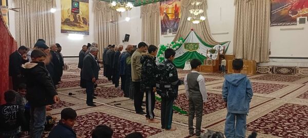 نماز جماعت در شب میلاد حضرت زهرا س در خلیل آباد