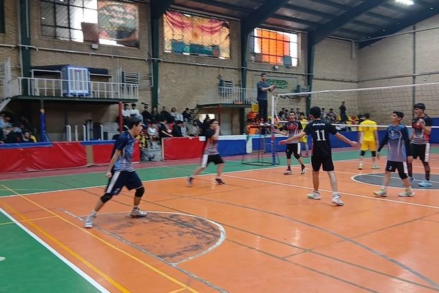 مسابقات والیبال بین مدرسه‌ای دانش‌آموزان ساوجبلاغ