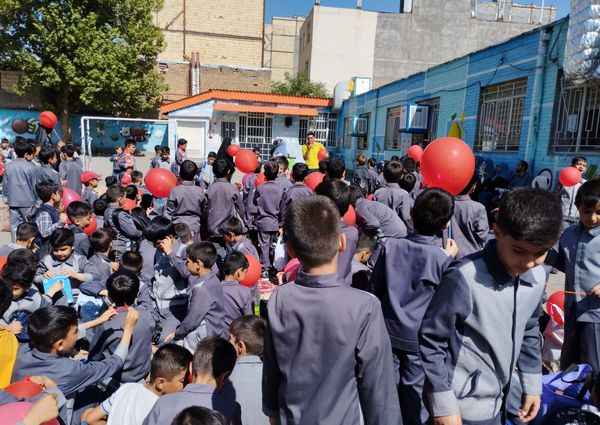 برگزاری جشن و تقدیر از معلمان در دبستان امامت یک