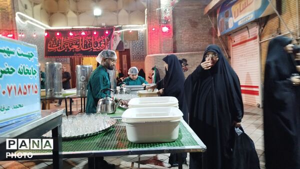 چایخانه حضرت زهرا(س) میزبان عزاداران مسجد جامع نیشابور