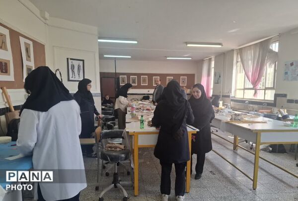 المپیاد علمی و مهارتی شهید محمودی پارسا در هنرستان حضرت زهرا(س) ناحیه 4 کرج 