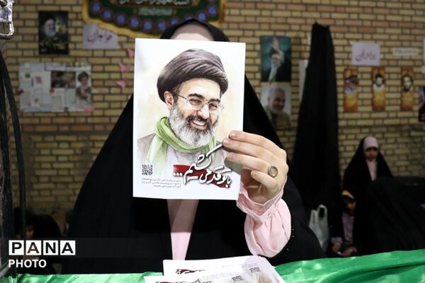  تقدیر از نخبگان آینده‌ساز اسلامشهر، در حاشیه تجمعات شبانه