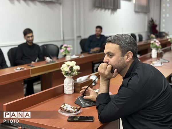 نشست هماهنگی مراسم استانی «احلی من العسل» در اسلامشهر