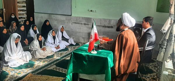 پویش میز گفت‌وگو در دبیرستان حاج مهدی روحانی ارغا