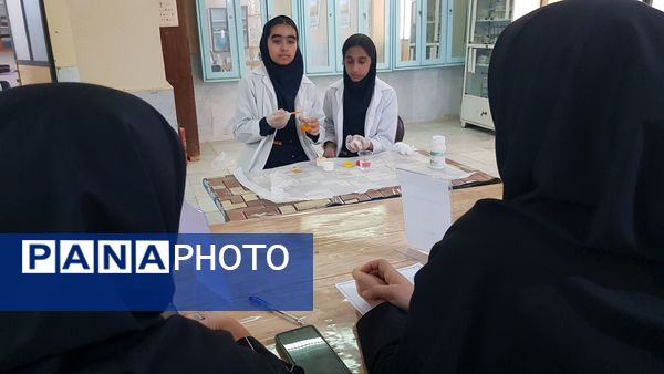 مسابقات آزمایشگاهی مدارس پارسیان