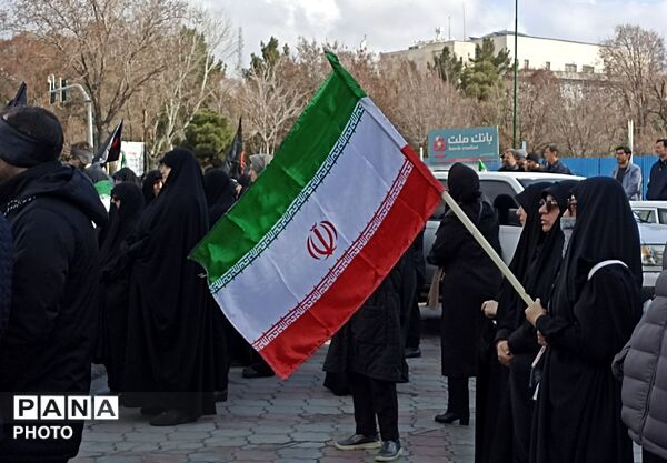 تجدید‌ میثاق‌ مردمان‌ غیور‌ تبریز‌ در‌ تشییع‌ پیکر‌ شهدای اقتدار