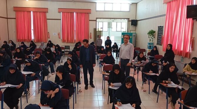 بازدید رئیس آموزش و پرورش ناحیه ۲ اصفهان از روند برگزاری آزمون مدارس فرهنگ