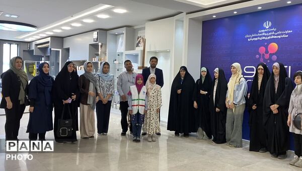  بازدید دانش‌آموزان تهران از ستاد فناوری نانو