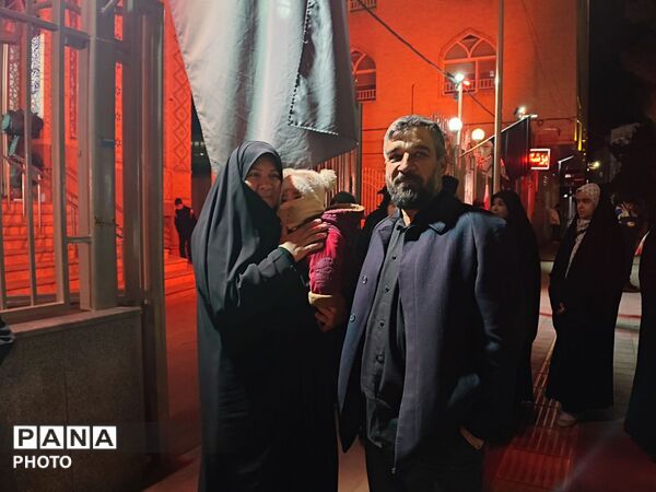 راهپیمایی گسترده مردم نیشابور در احتماع شبانه