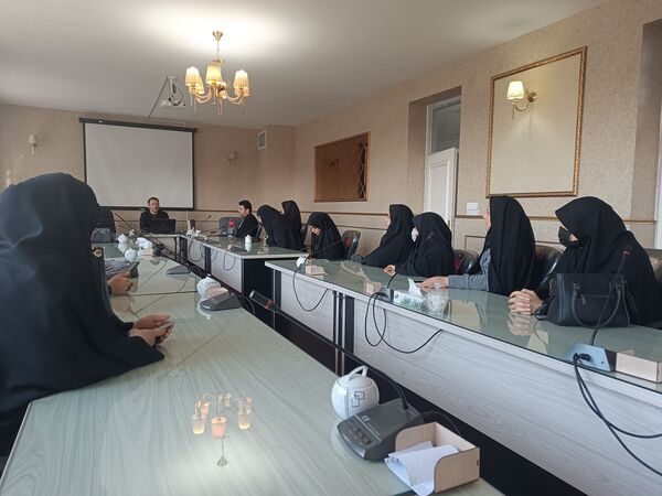 جلسه هم‌اندیشی و تقدیر از فعالان حوزه سوادآموزی ناحیه ۵ مشهد