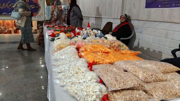 نمایشگاه صنایع‌دستی و سوغات شب یلدا در شهرستان محلات 