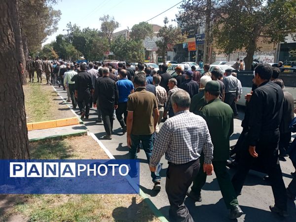 تشییع پیکر پرافتخار شهید علی اکبر صانعی جانباز ۷۰ درصد جنگ تحمیلی