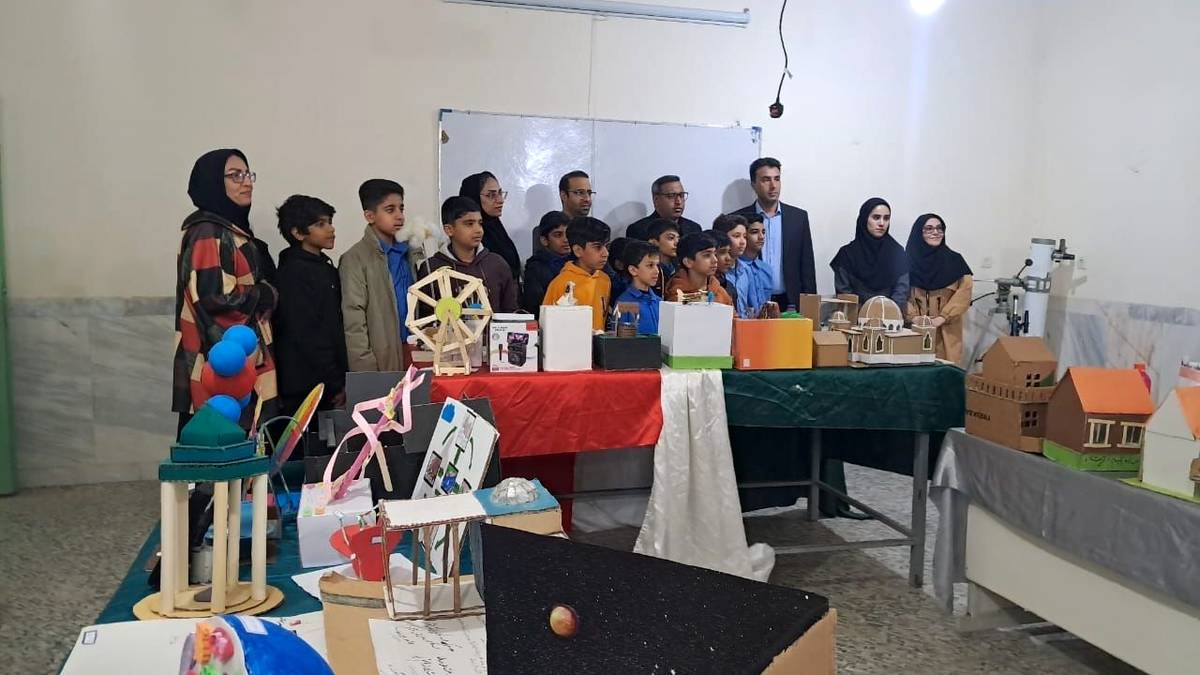 نمایشگاه جشنواره «نوین کاو» در پژوهش سرای دانش‌آموزی حاجی آباد