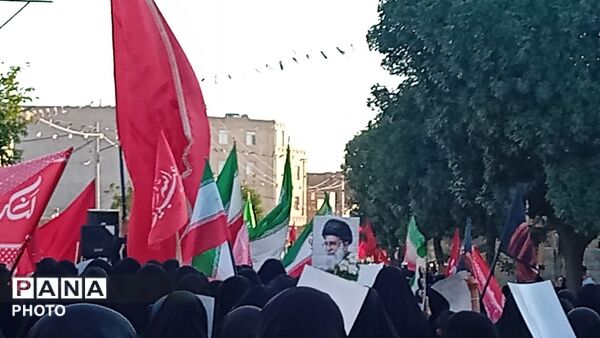 به تصویر کشیدن حماسه تشییع نمادین رهبر شهید در شهر میلاجرد