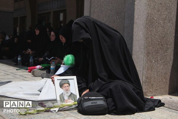 آخرین وداع با قائد شهید: پیکر مطهر آیت‌الله سیدعلی‌خامنه‌ای در میان سیل عاشقان به مصلی تهران رسید 
