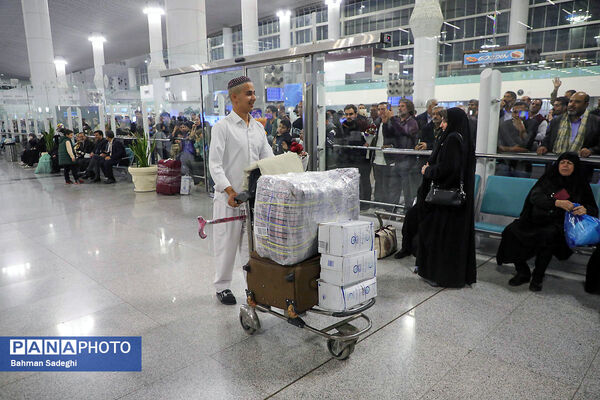 مراسم استقبال بازگشت اولین کاروان عمره گذار دانش آموزان پسر