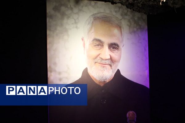 اجتماع «عاشقان بی‌نشان» در کاشان؛ روایت تصویر از شب ادای احترام به شهدا