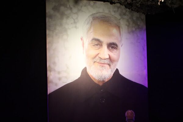 اجتماع «عاشقان بی‌نشان» در کاشان؛ روایت تصویر از شب ادای احترام به شهدا