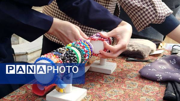 نمایشگاه و بازارچه کارو فناوری در دبیرستان پیرایش یک