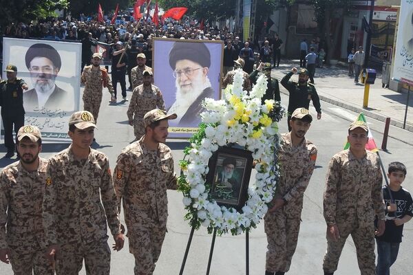 ما جاماندگان بدرقه نیستیم ؛ ما وارثان راهیم