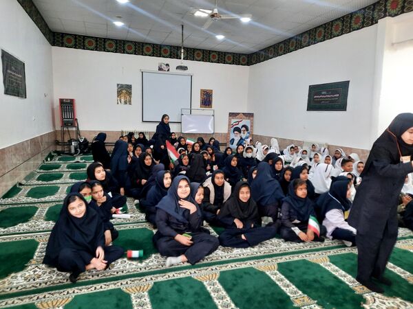 جشن انقلاب در آموزشگاه شهید رزمی