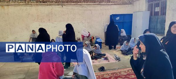  بازارچه مدرسه شهید نجفی فدافن کاشمر