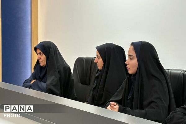 نشست خبری مدیر آموزش‌وپرورش شهرستان اسلامشهر با اصحاب رسانه نوجوان
