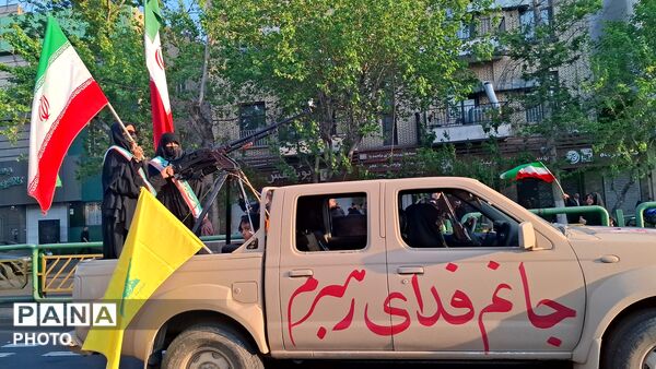 آینده‌سازان فردا، جان‌فدایان امروز