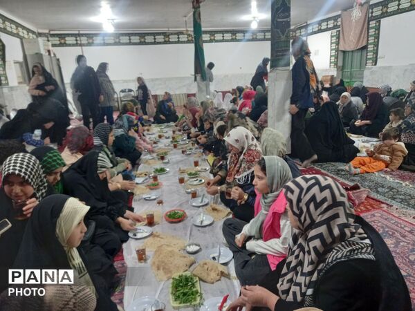 نماز جماعت و افطاری در شب سوم ماه مبارک رمضان  
