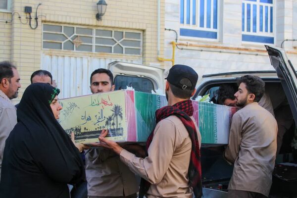 در زمین، گمنام اما در آسمان، خوشنام